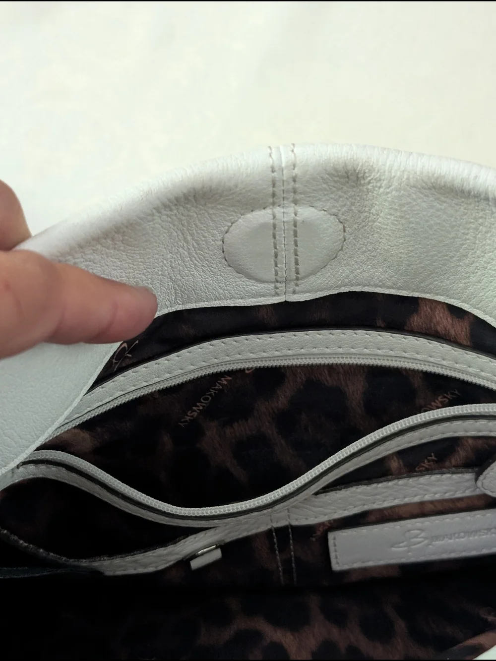B. Makowsky Colorblock Shoulder Bag White Silver Gray Zip Leopard Lining